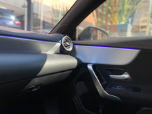 Cargar imagen en el visor de la galería, Mercedes-Benz CLA 180 Modelo 2022
