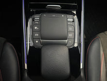 Cargar imagen en el visor de la galería, Mercedes Benz GLB 200 Modelo 2022
