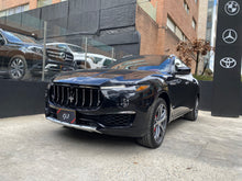 Cargar imagen en el visor de la galería, Maserati Levante SQ4 Granlusso Modelo 2019
