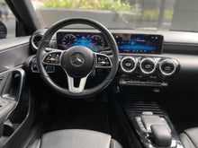 Cargar imagen en el visor de la galería, Mercedes-Benz A200 Hatchback Modelo 2020
