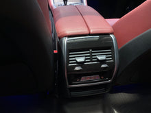 Cargar imagen en el visor de la galería, BMW X6 M50I Blindada Modelo 2023
