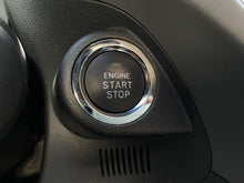 Cargar imagen en el visor de la galería, Subaru Crosstrek ES Modelo 2024

