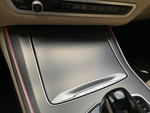 Cargar imagen en el visor de la galería, BMW X5 xDrive45E Blindada Modelo 2020
