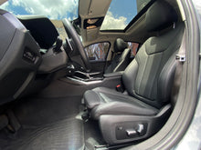 Cargar imagen en el visor de la galería, BMW 320I Modelo 2020
