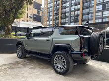 Cargar imagen en el visor de la galería, GMC Hummer EV 3X Modelo 2024

