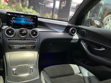 Cargar imagen en el visor de la galería, Mercedes-Benz GLC 300E Coupé Modelo 2022
