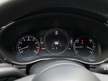 Cargar imagen en el visor de la galería, Mazda 3 Touring Híbrido Modelo 2025
