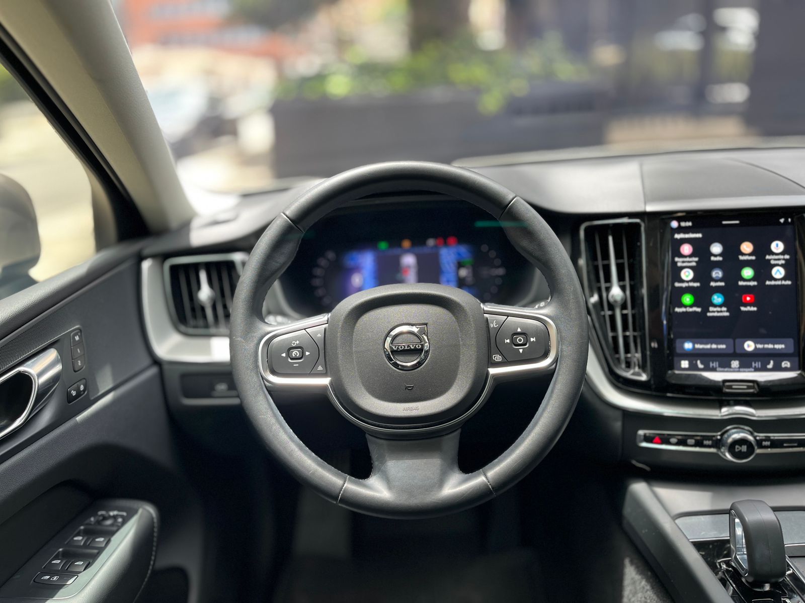 Volvo XC60 T8 Recharge Modelo 2025 - Autos 93