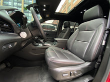 Cargar imagen en el visor de la galería, Chevrolet Traverse RS Modelo 2023
