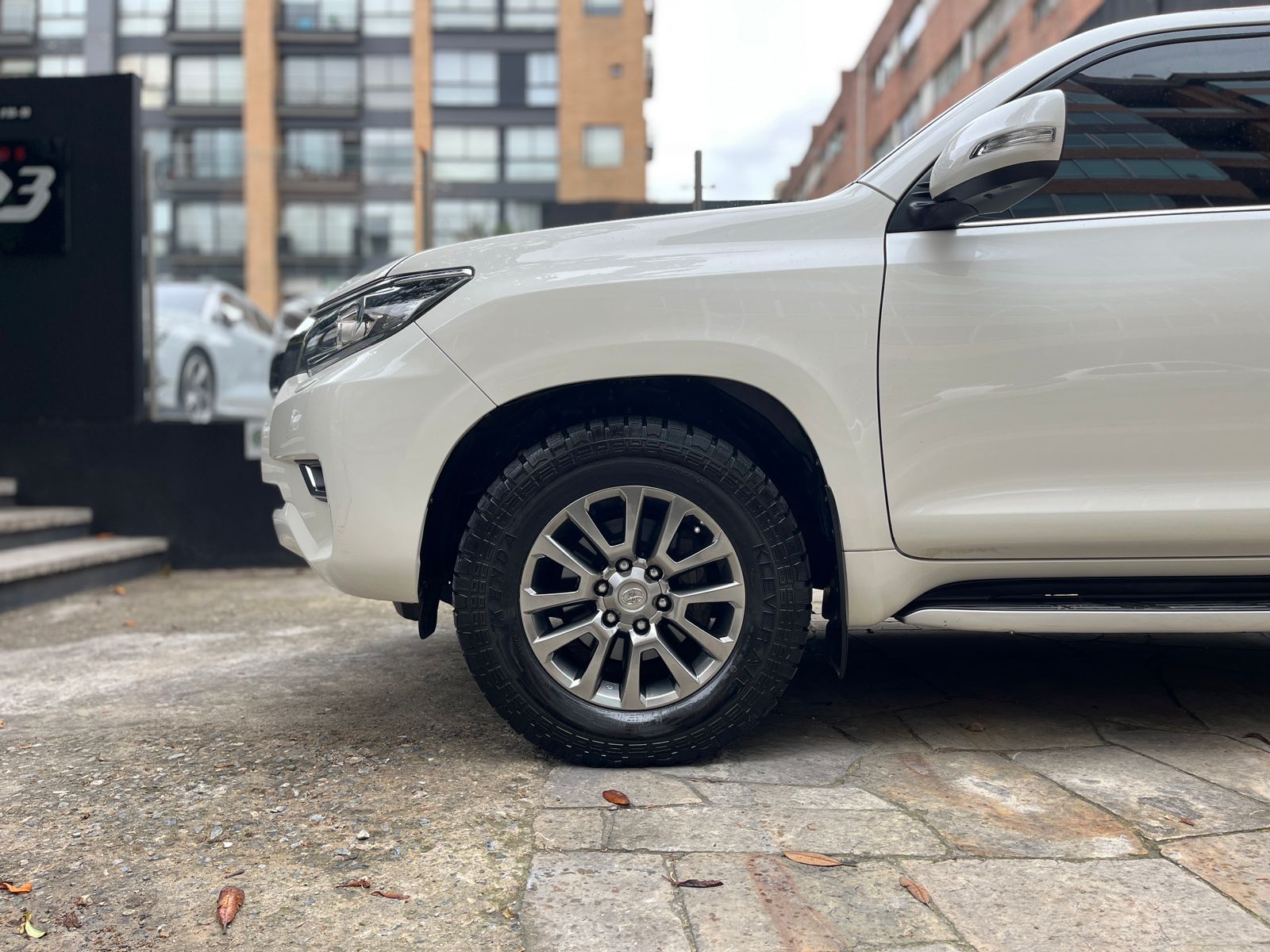 Toyota Prado VX Blindada Modelo 2020 - Autos 93