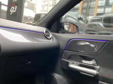 Cargar imagen en el visor de la galería, Mercedes-Benz GLA 250 4MATIC Hibrida Modelo 2025
