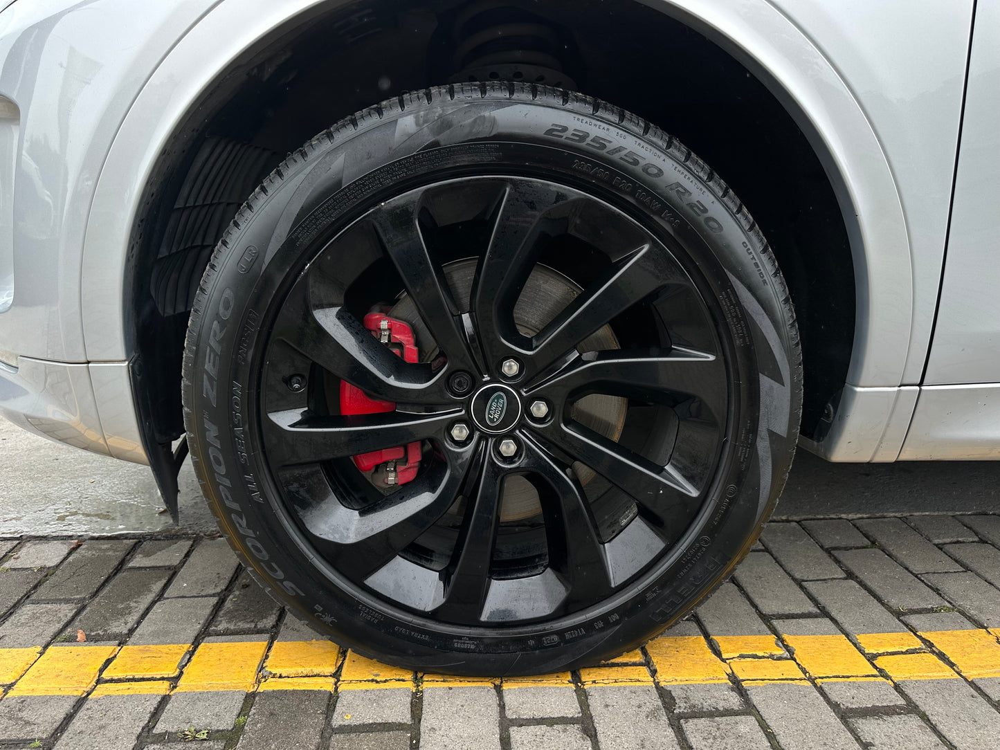 LAND ROVER DISCOVERY SPORT R-DYNAMIC HÍBRIDA (2023)