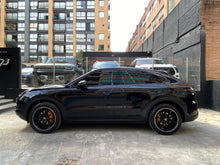 Cargar imagen en el visor de la galería, Porsche Cayenne Coupe Modelo 2022

