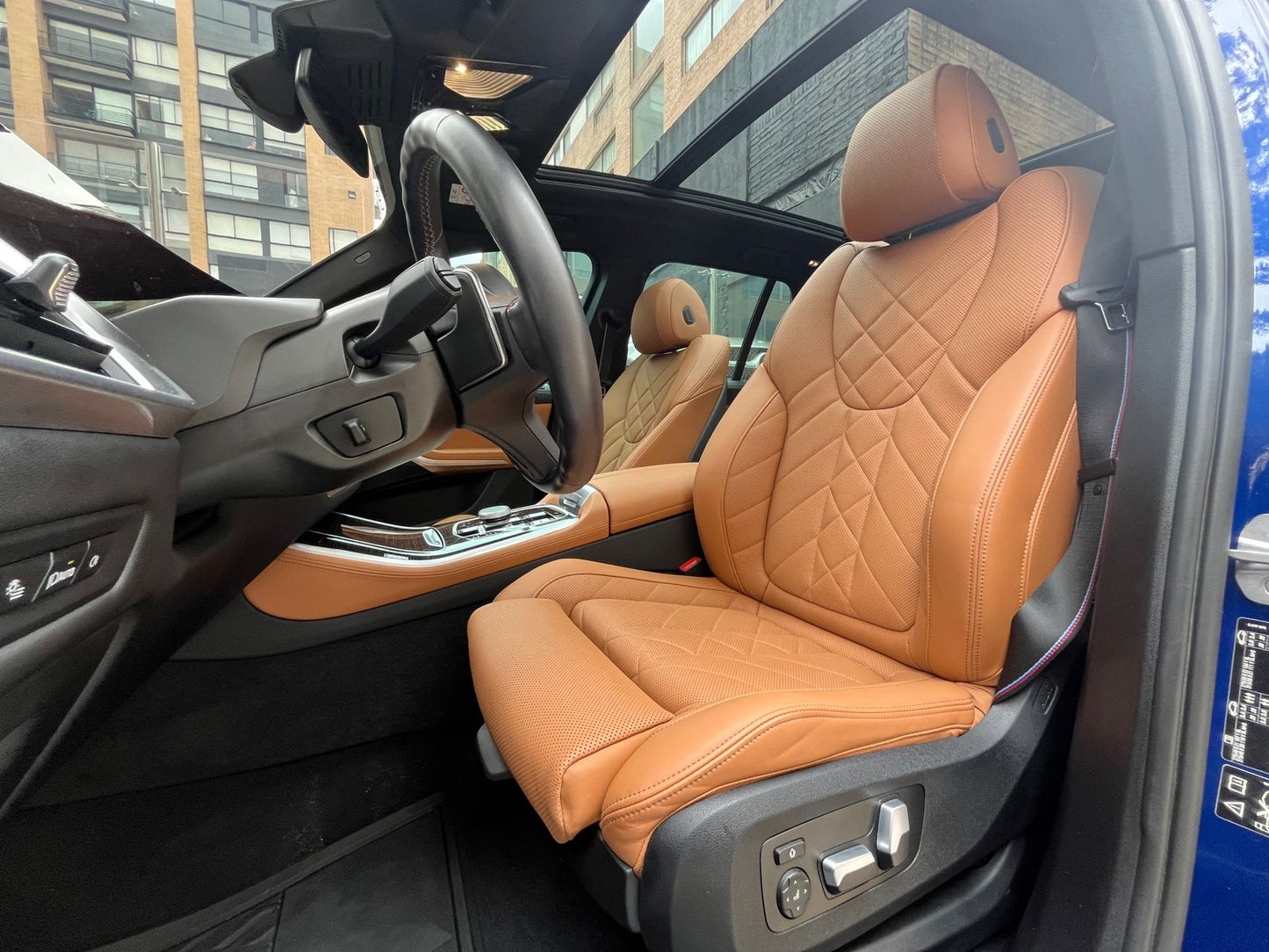 BMW X5 M60i xDrive Modelo 2024 - Autos 93