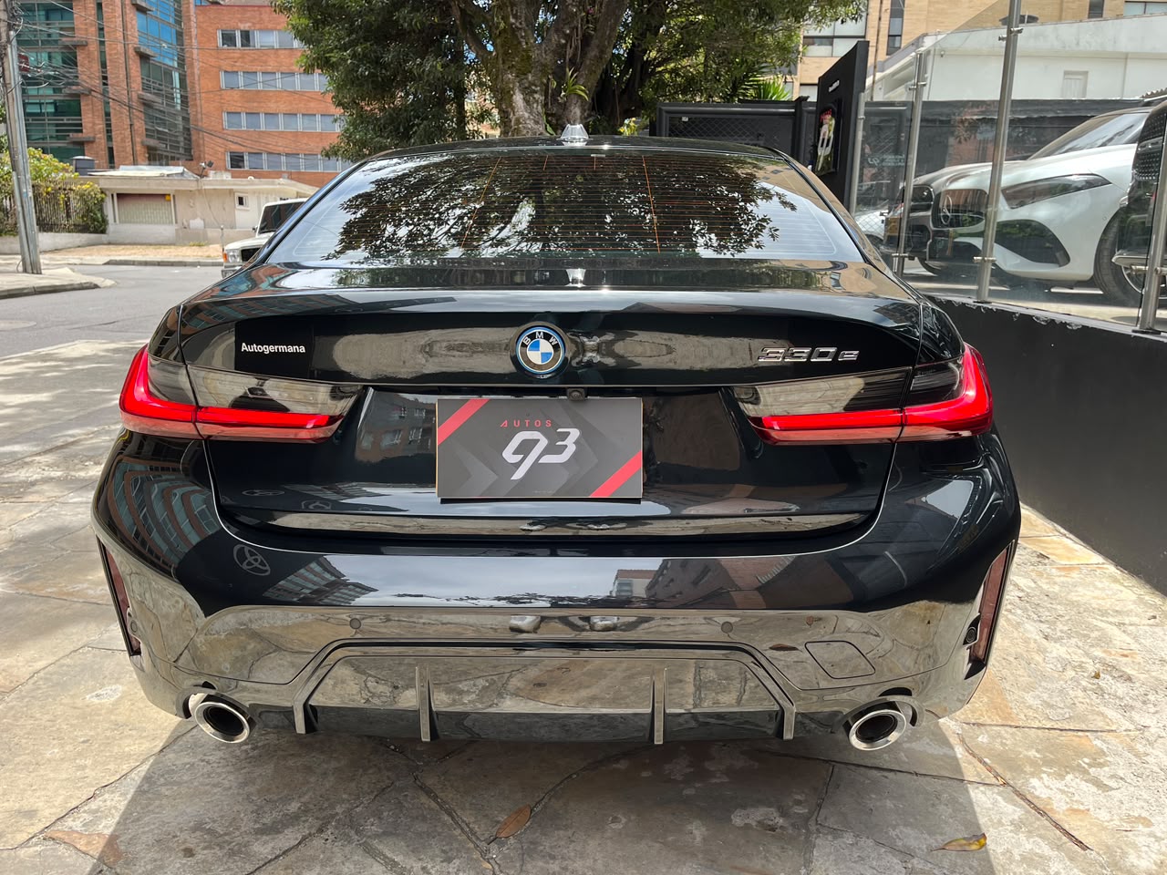 BMW 330e Modelo 2024