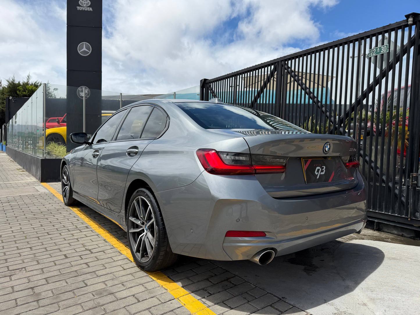 BMW 330e Modelo 2023 - Autos 93