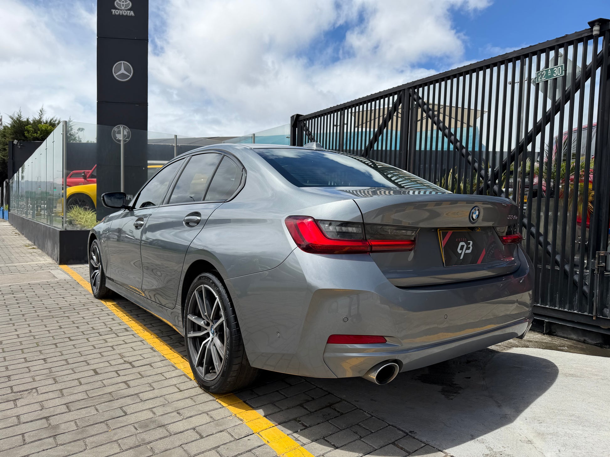BMW 330e Modelo 2023 - Autos 93