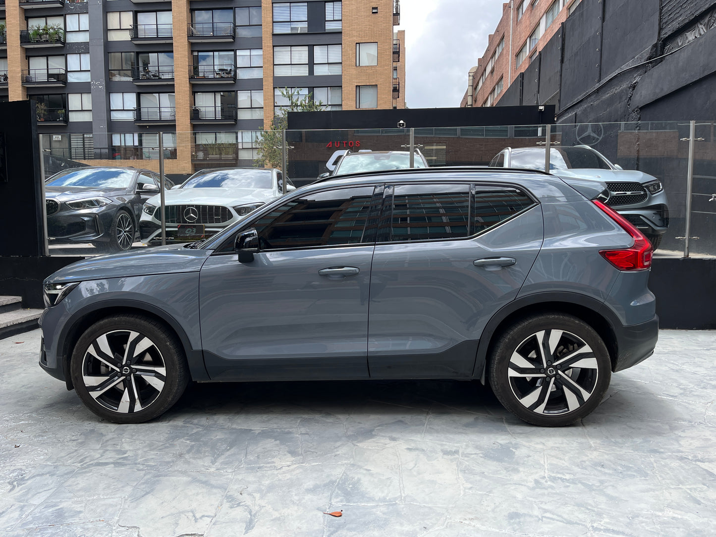Volvo XC40 B5 AWD Hybrid Modelo 2023