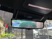 Cargar imagen en el visor de la galería, Toyota Sequoia Capstone Hibrida Blindada Modelo 2024
