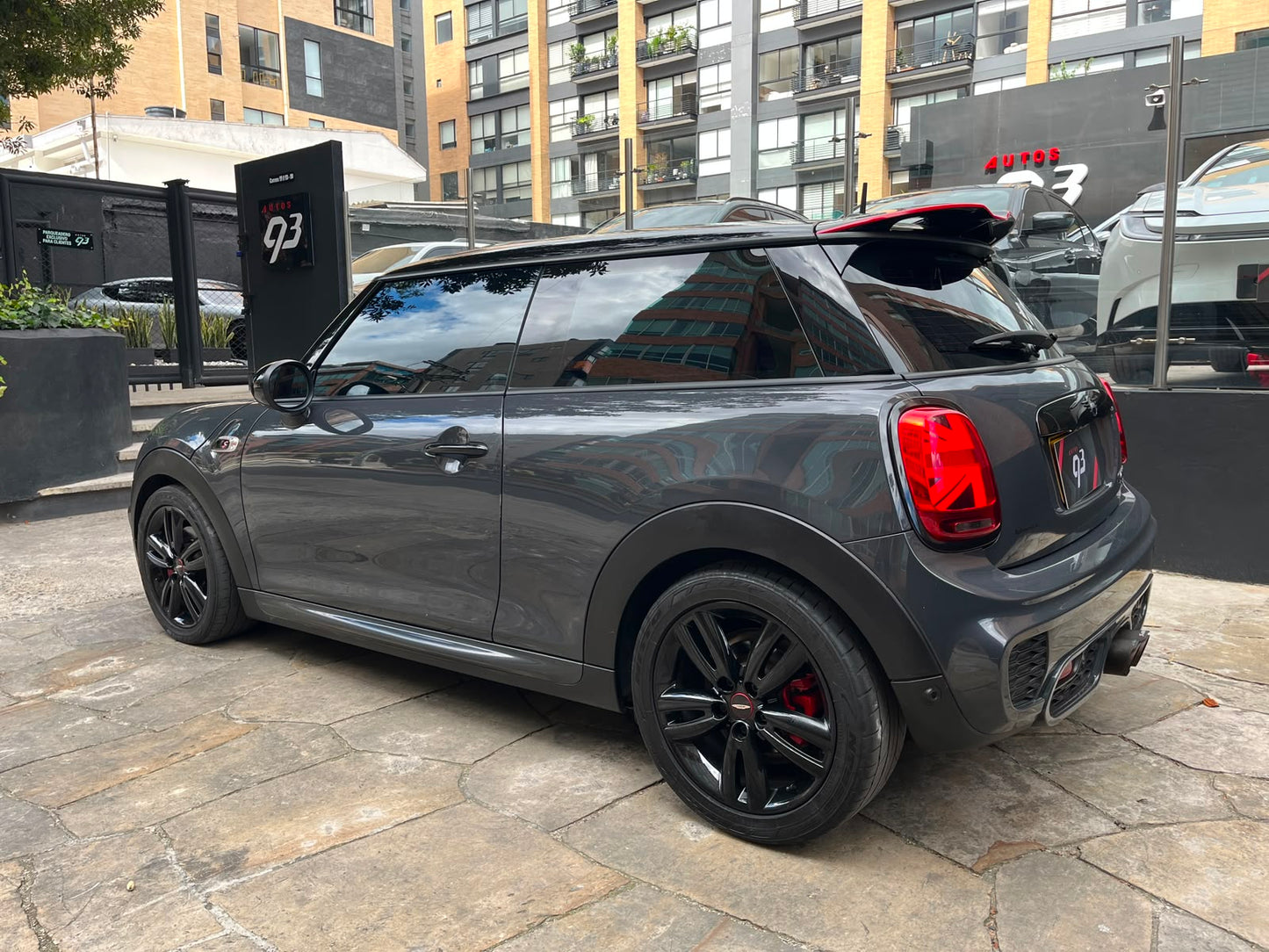 MINI Cooper S Modelo 2019 JCW Style