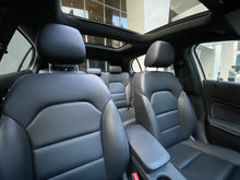 Cargar imagen en el visor de la galería, Mercedes-Benz GLA 200 Modelo 2018
