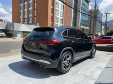 Cargar imagen en el visor de la galería, Mercedes-Benz GLA 200 Modelo 2022
