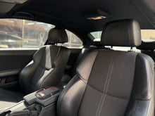 Cargar imagen en el visor de la galería, BMW M3 Coupé Modelo 2011
