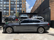 Cargar imagen en el visor de la galería, BMW 520I Modelo 2016
