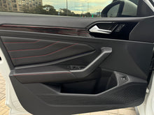 Cargar imagen en el visor de la galería, Volkswagen Jetta GLI Modelo 2023
