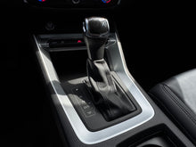 Cargar imagen en el visor de la galería, Audi Q3 35TFSI Ambition Modelo 2020
