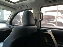 Cargar imagen en el visor de la galería, Toyota Land Cruiser Prado VXL Blindada Modelo 2018
