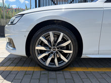 Cargar imagen en el visor de la galería, Audi A4 40TFSI Unique Edition Modelo 2023 - Autos 93
