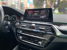 Cargar imagen en el visor de la galería, BMW 520I Modelo 2019
