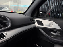 Cargar imagen en el visor de la galería, Mercedes Benz GLE 450 Modelo 2022 Blindada - Autos 93

