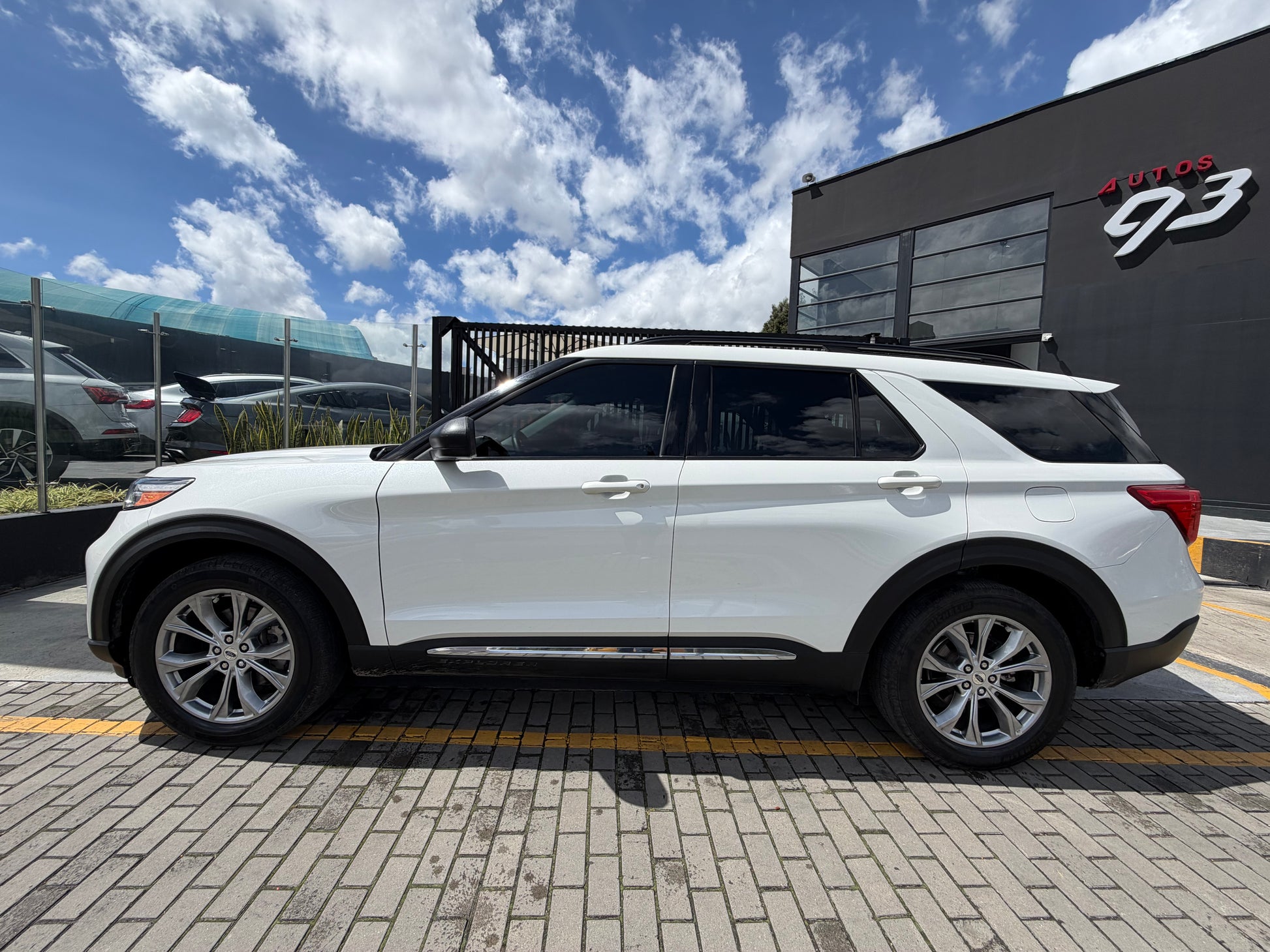 Ford Explorer XLT Modelo 2022 - Autos 93