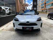 Cargar imagen en el visor de la galería, Toyota Yaris Cross XLS Híbrida Modelo 2023
