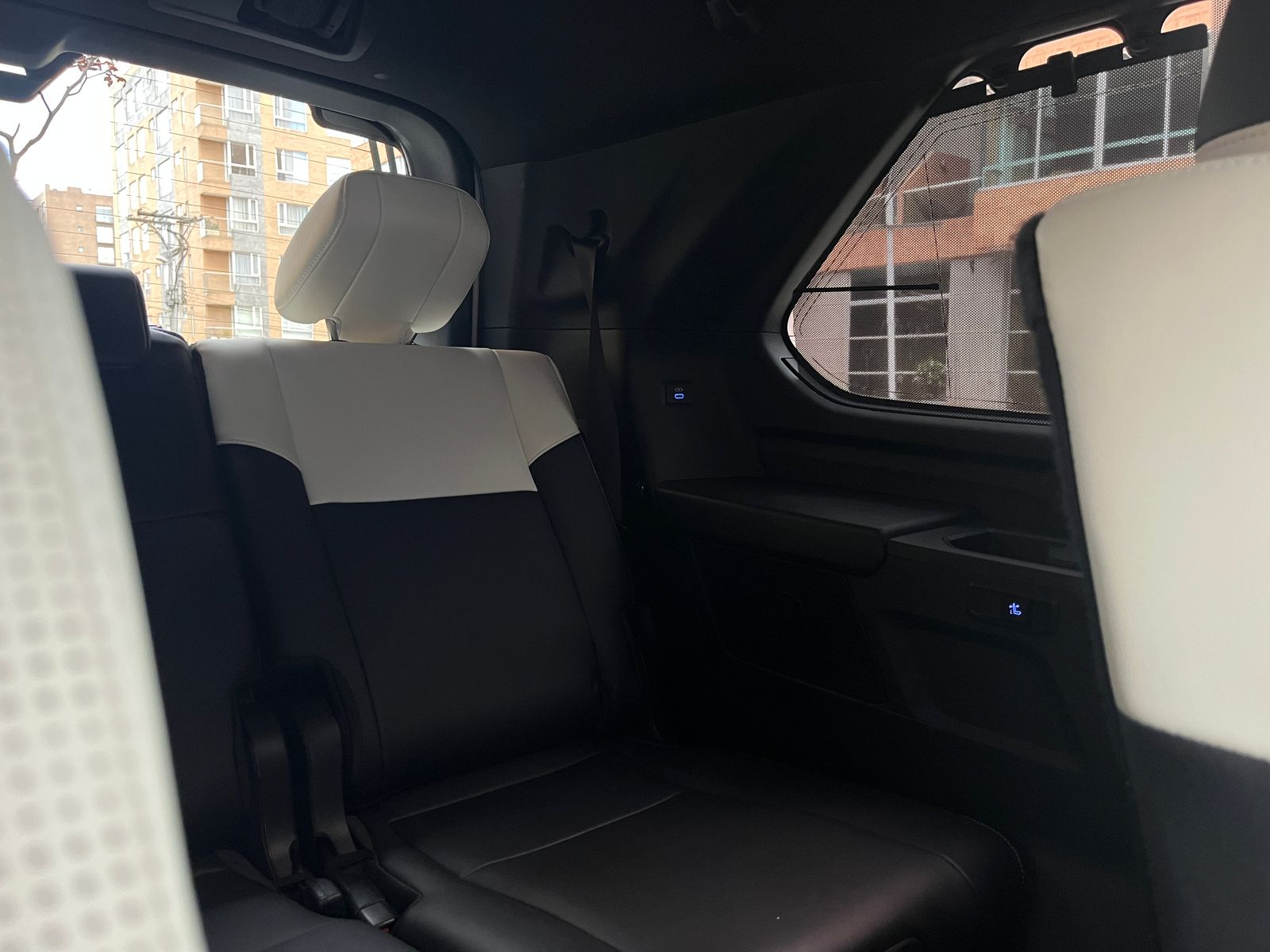 Toyota Sequoia Capstone Modelo 2024 - Autos 93