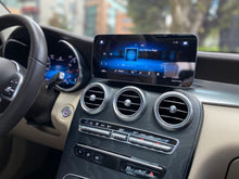 Cargar imagen en el visor de la galería, Mercedes-Benz GLC 300 4MATIC Modelo 2020
