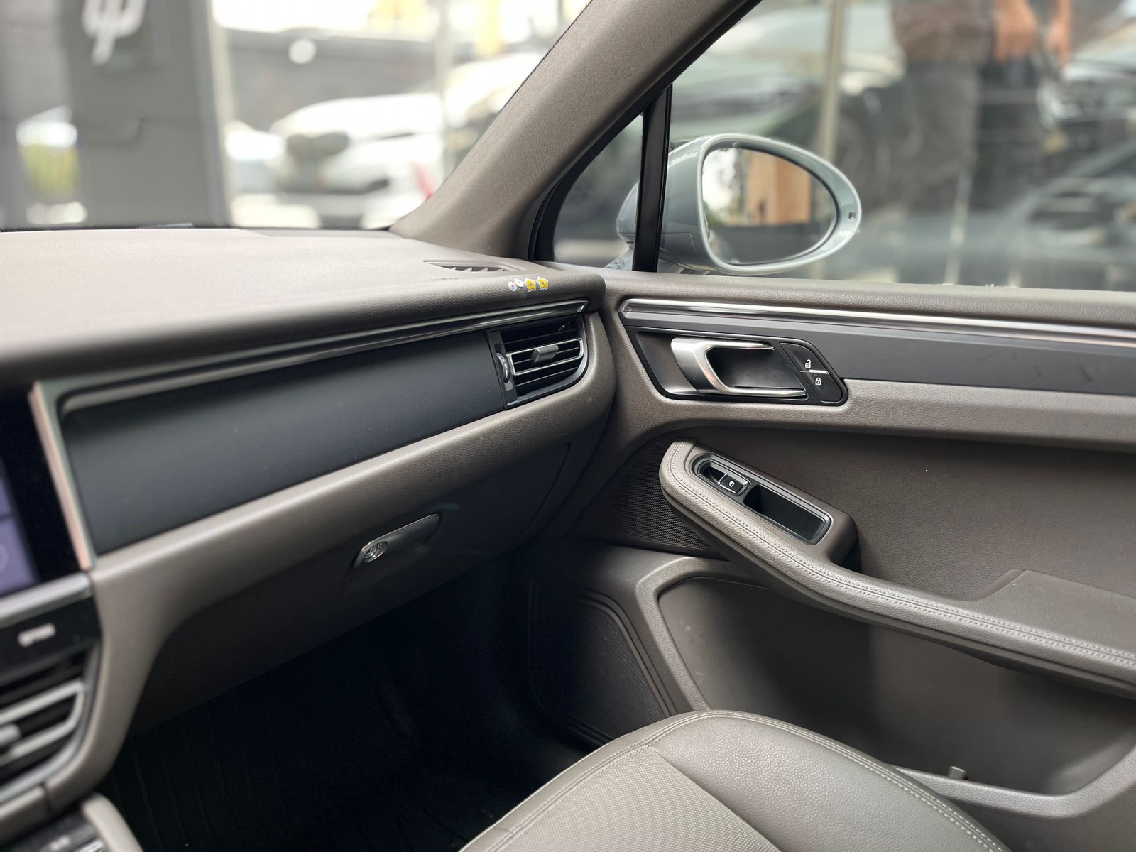Porsche Macan Modelo 2023 - Autos 93