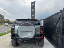 Cargar imagen en el visor de la galería, GMC Hummer EV Modelo 2024
