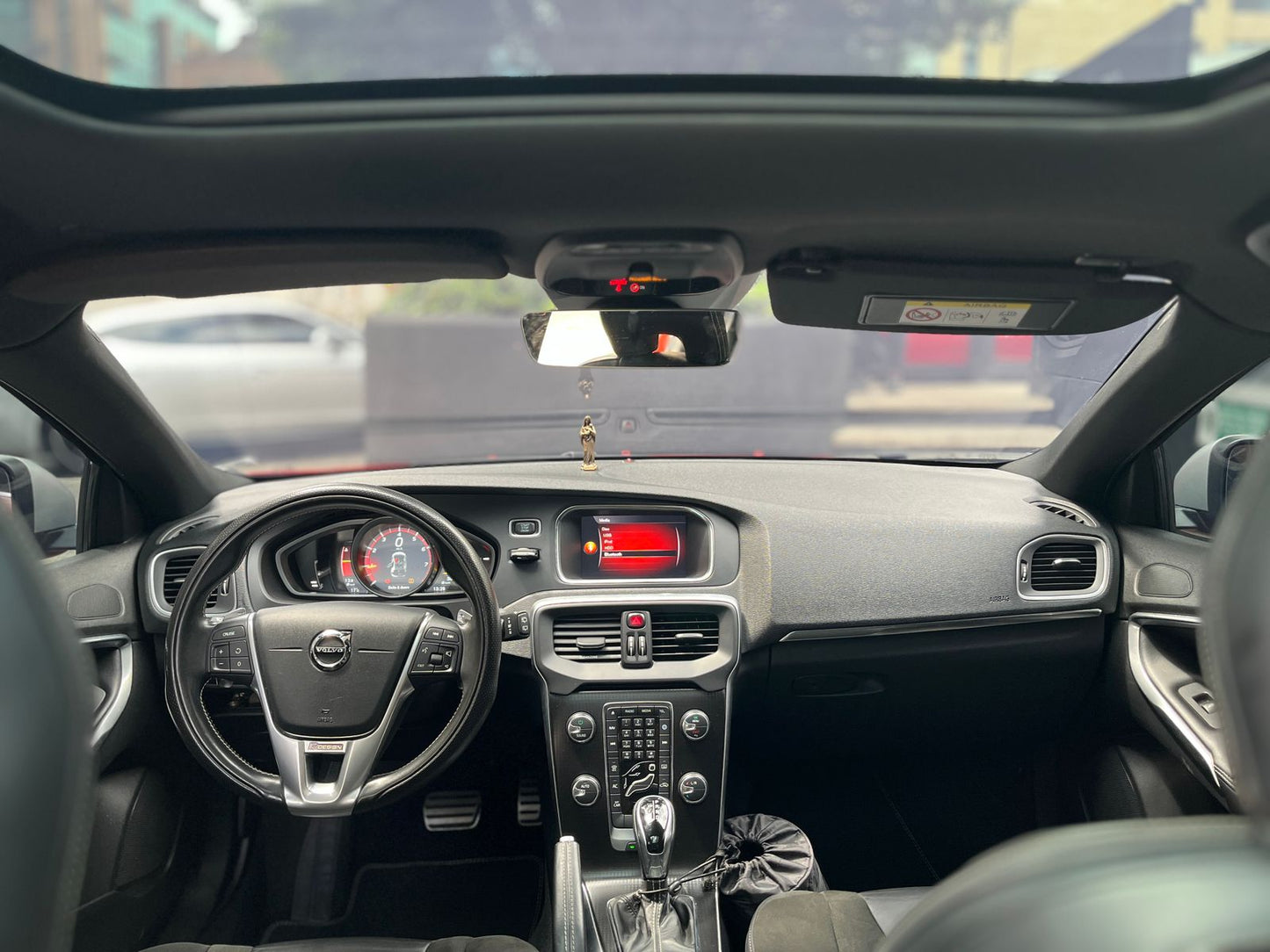 Volvo V40 T4 R-Design Modelo 2019