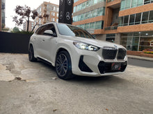 Cargar imagen en el visor de la galería, BMW IX1 xDrive30 Modelo 2025
