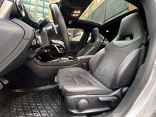 Cargar imagen en el visor de la galería, Mercedes-Benz CLA 200 Modelo 2023
