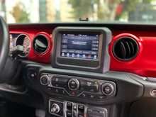 Cargar imagen en el visor de la galería, Jeep Wrangler Unlimited Modelo 2021
