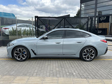 Cargar imagen en el visor de la galería, BMW M440I xDrive Gran Coupé Modelo 2023
