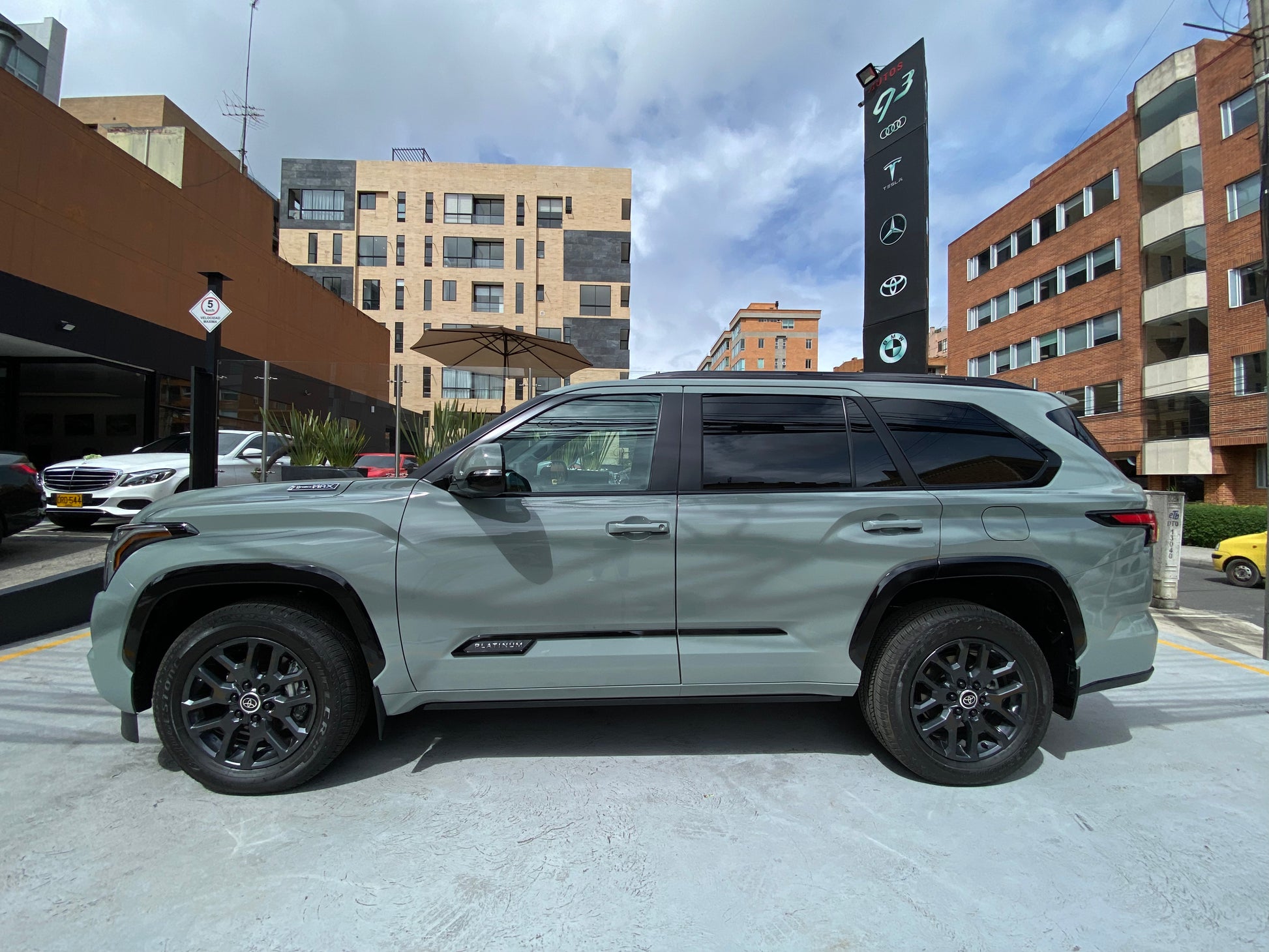 Toyota Sequoia Platinum Hibrida Modelo 2026 (IMPORTACIÓN) - Autos 93