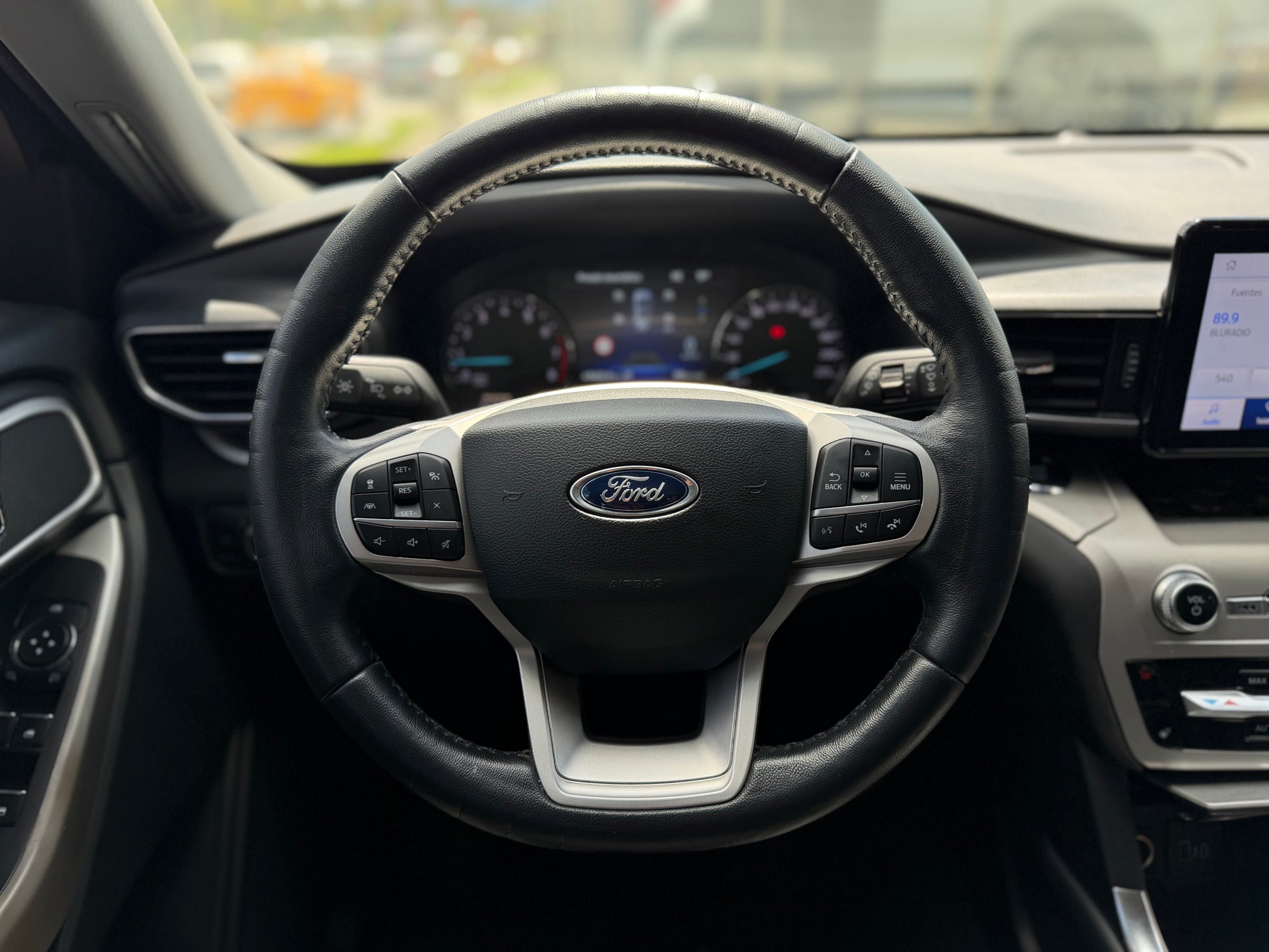 Ford Explorer XLT Modelo 2022 - Autos 93