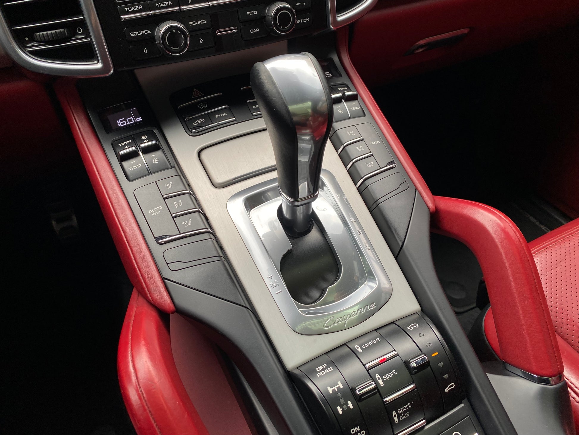 Porsche Cayenne GTS Modelo 2016 - Autos 93