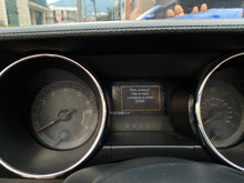 Cargar imagen en el visor de la galería, Ford Mustang Cabriolet Modelo 2015
