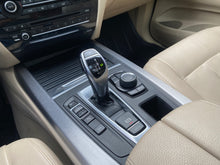 Cargar imagen en el visor de la galería, BMW X5 xDrive50I Modelo 2017
